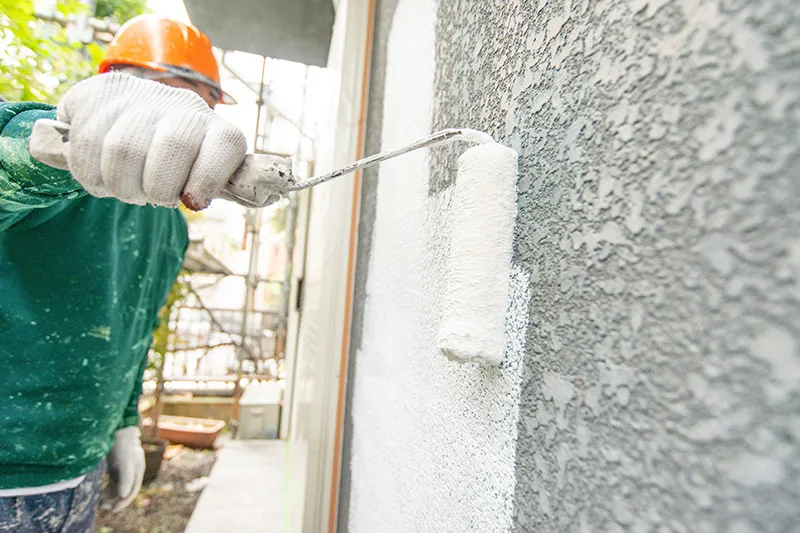 水を通さない塗装でお住まいの外壁をお守りする施工を実施